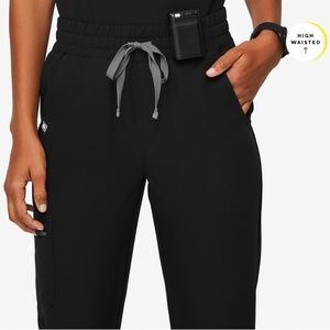 Figs Zamora High Waisted Jogger Scrub Pants - XS Petite / Black
